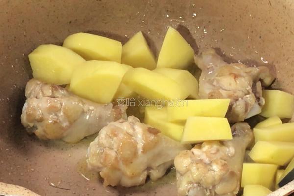 土豆烧鸡腿的做法图解6