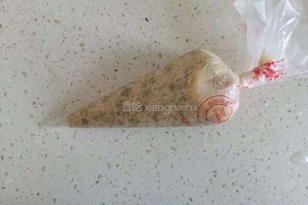 番茄金针菇虾滑汤的做法图解5