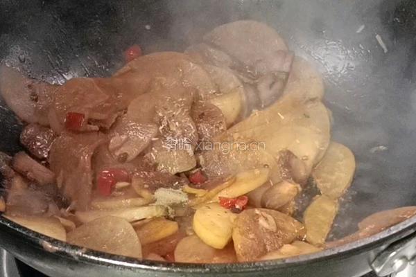 酱油肉炒萝卜片的做法图解8