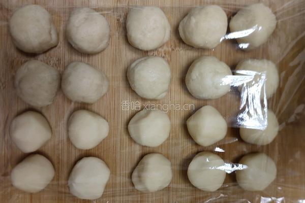 蛋黄酥的做法图解5