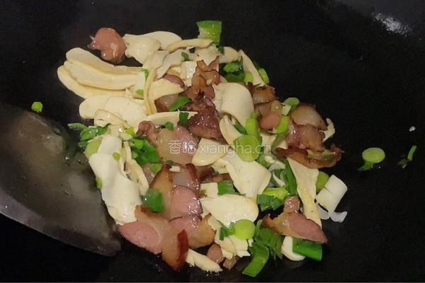 豆干炒腊肉的做法图解9