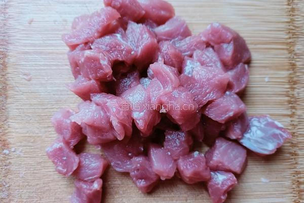 茄汁酥肉粒的做法图解2