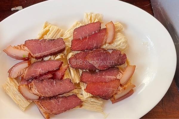 腐竹蒸腊肉的做法图解4