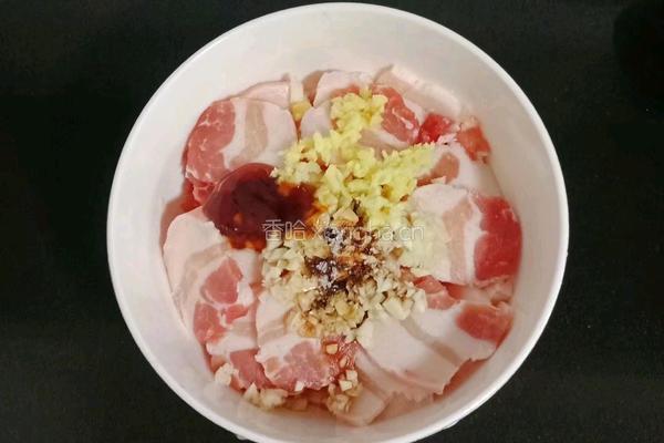 五花肉蒸土豆的做法图解4