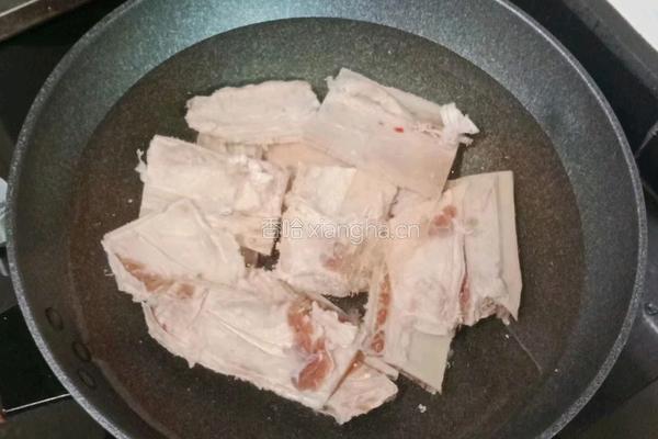 牛骨莲藕汤的做法图解2