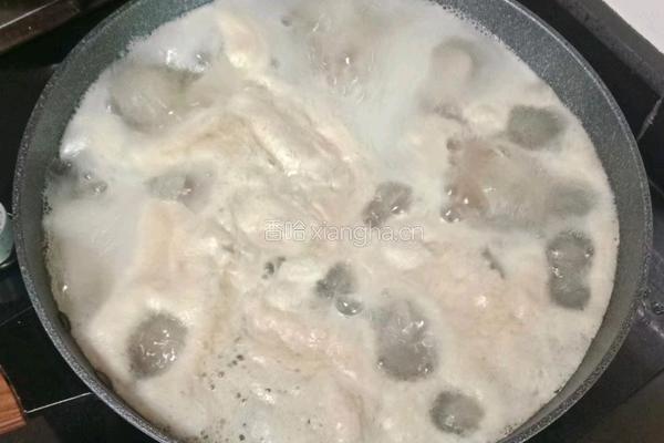牛骨莲藕汤的做法图解4