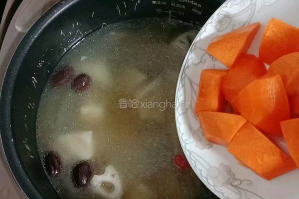 牛骨莲藕汤的做法图解12