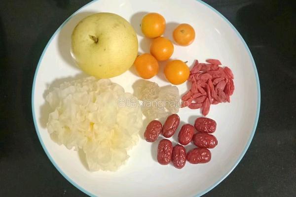 雪梨金桔银耳糖水的做法图解1