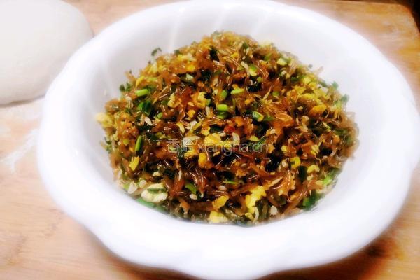 韭菜鸡蛋粉丝虾皮馅的做法图解13