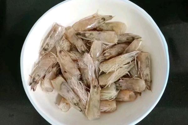 小米鲜虾粥的做法图解2