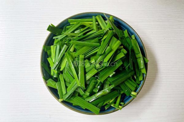 虾仁鸡蛋炒韭菜的做法图解5