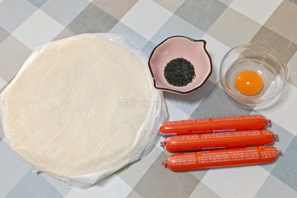 香肠酥皮卷的做法图解1