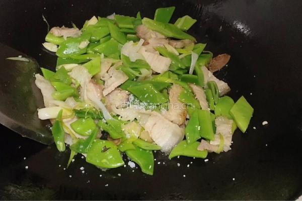 五花肉炒扁豆的做法图解8