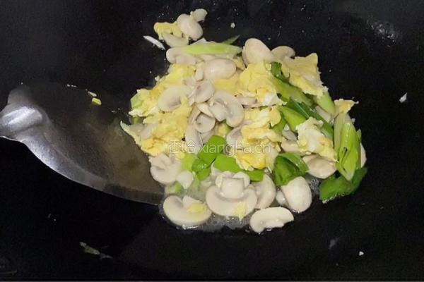 鸡蛋炒口蘑的做法图解8