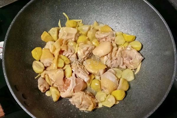 板栗蒸鸡腿的做法图解12