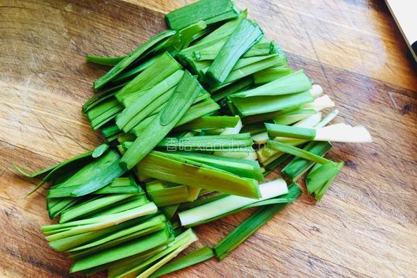 绿豆芽拌干丝的做法图解2