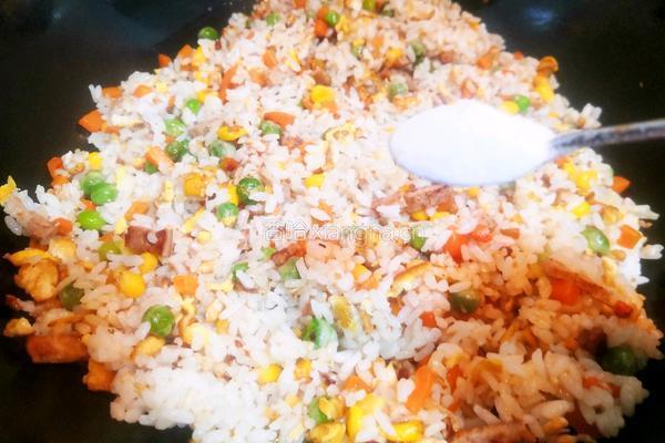 豌豆玉米五彩炒饭的做法图解8
