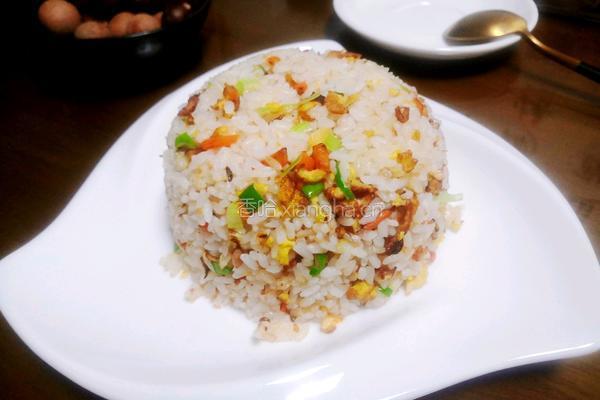 胡萝卜葱花炒饭的做法图解11