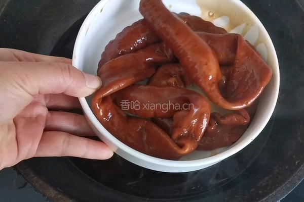 香酥辣子肥肠的做法图解5