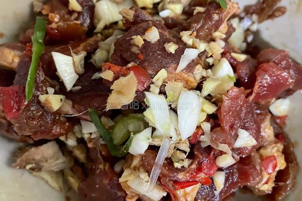 辣椒炒肉解馋下饭菜的做法图解2