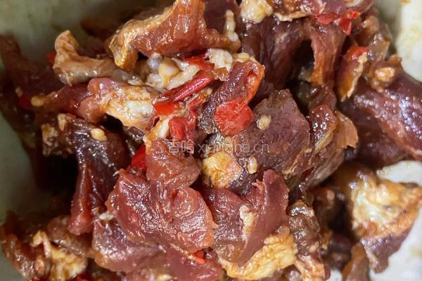 辣椒炒肉解馋下饭菜的做法图解3