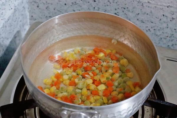 腊肠鸡蛋炒饭的做法图解3