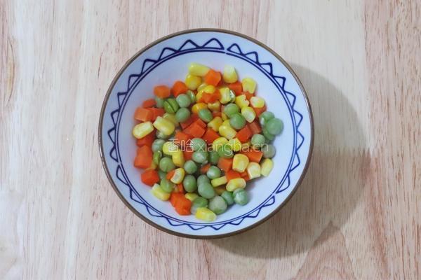 腊肠鸡蛋炒饭的做法图解4