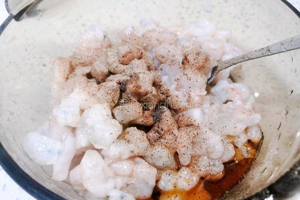 虾仁玉米鲜肉馅的做法图解2