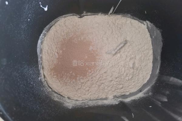 毛毛虫酸奶面包的做法图解3