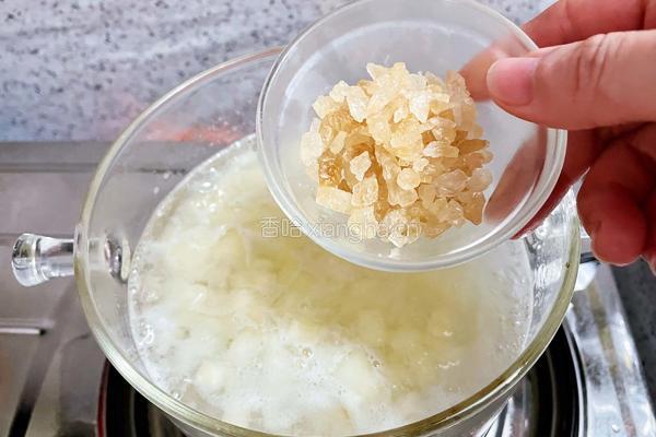 桂花雪梨银耳冻的做法图解5