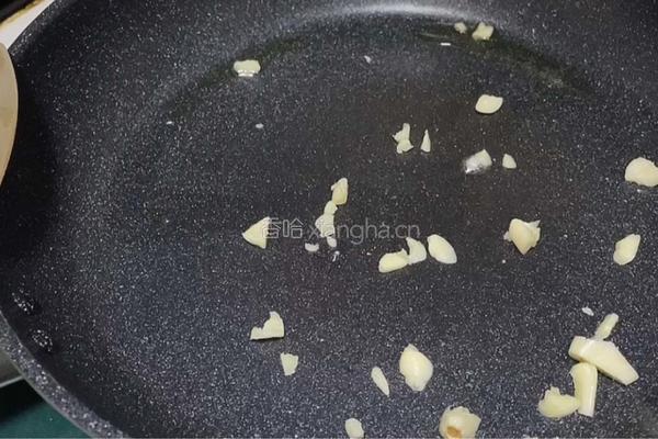 时蔬粒炒鸡肉丁的做法图解2