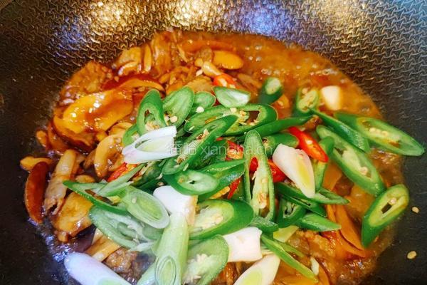 姬松茸炒肉片的做法图解7