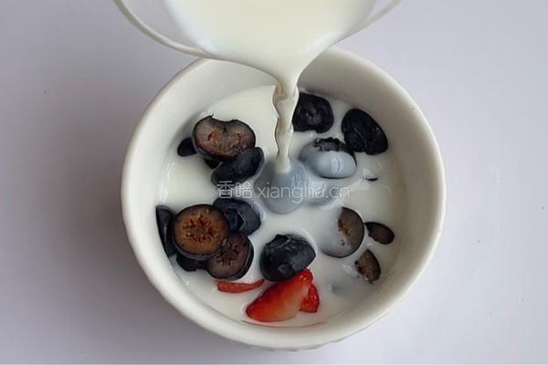 蓝莓西米捞的做法图解8