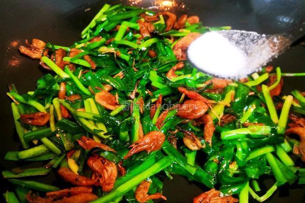 韭菜炒河虾的做法图解5