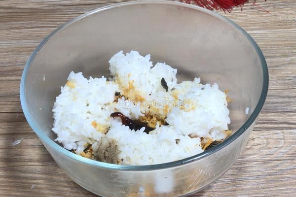 芝士鲜虾饭包的做法图解3