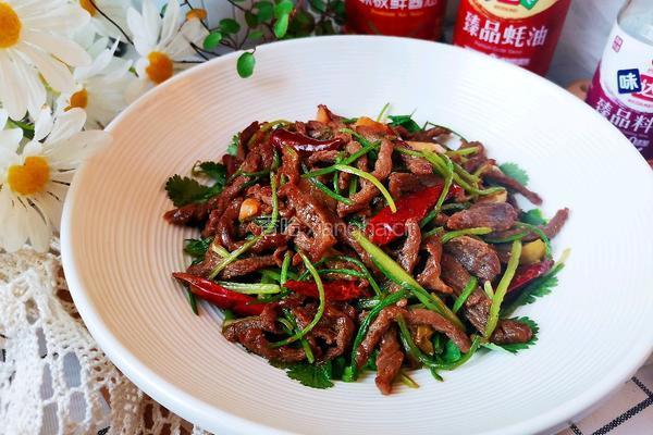 香菜炒牛肉丝的做法图解17