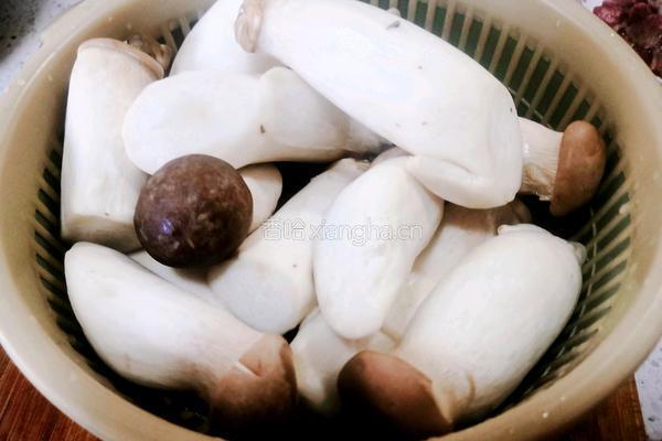 杏鲍菇牛肉酱的做法图解2