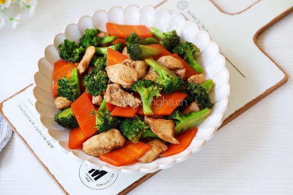 西兰花胡萝卜炒鸡胸肉的做法图解16