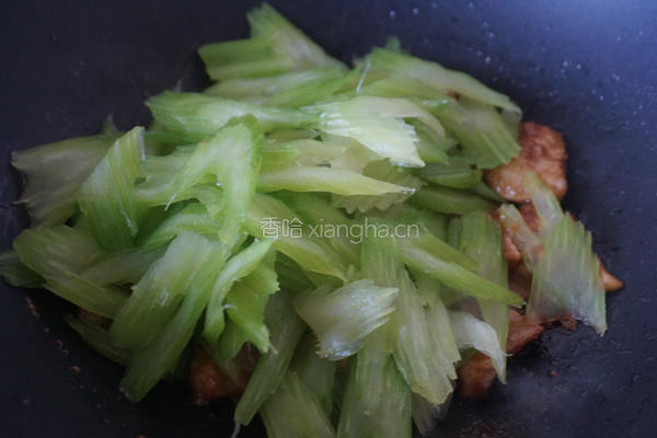 西芹炒肉片的做法图解10