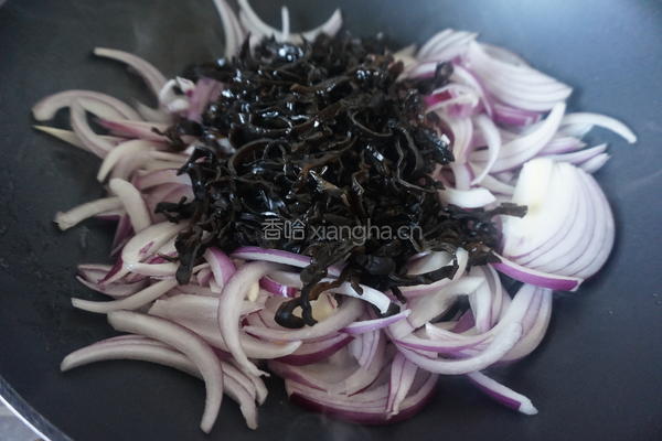 洋葱木耳炒肉丝的做法图解8