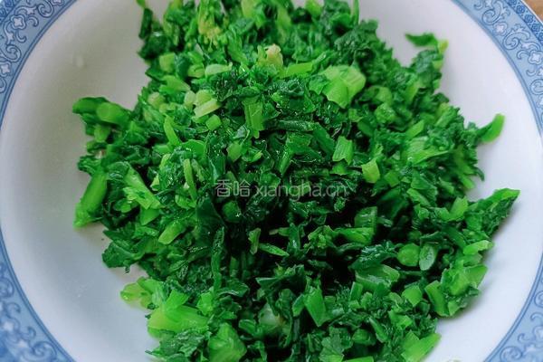 荠菜炒樱玉豆腐的做法图解1