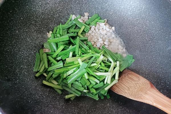 青韭炒蚬肉的做法图解7