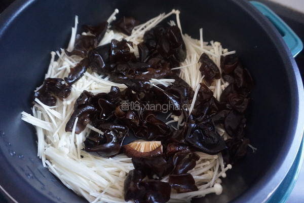  清炒什锦菌菇的做法图解4