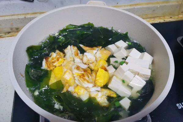 裙带菜豆腐汤的做法图解8
