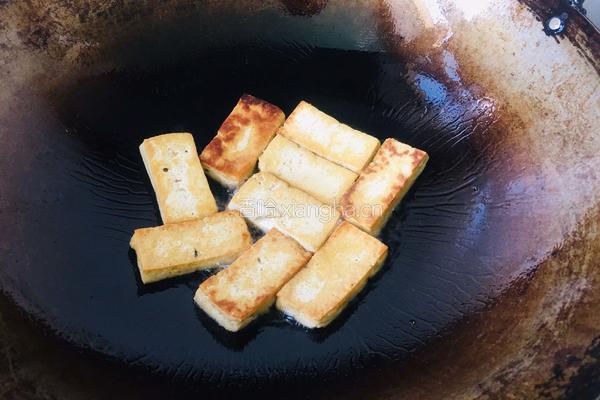 锅仔酸菜白肉的做法图解3