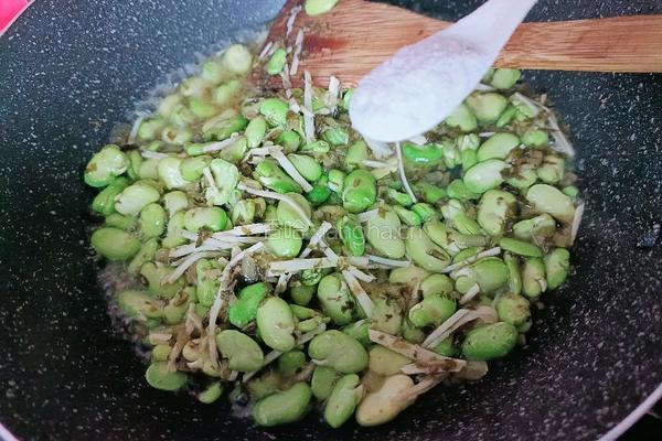 炒雪菜笋丝豆瓣的做法图解6