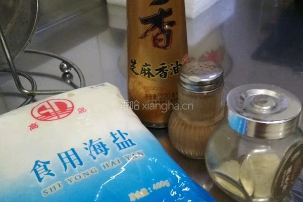 裙带菜虾仁鸡蛋豆腐汤的做法图解3