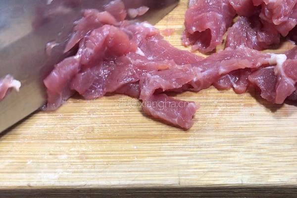 酸汤牛肉片的做法图解1