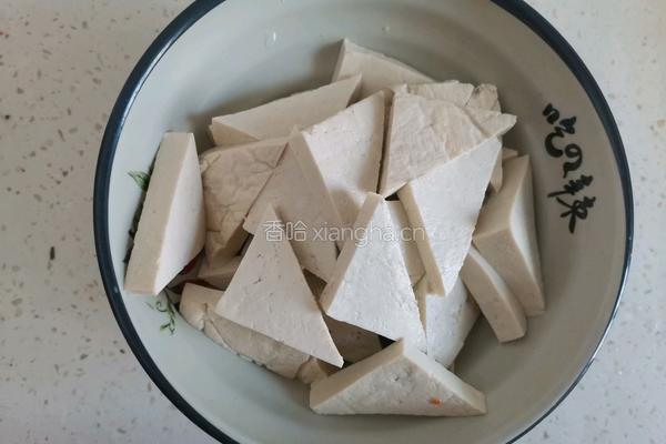香菇炒豆腐的做法图解3