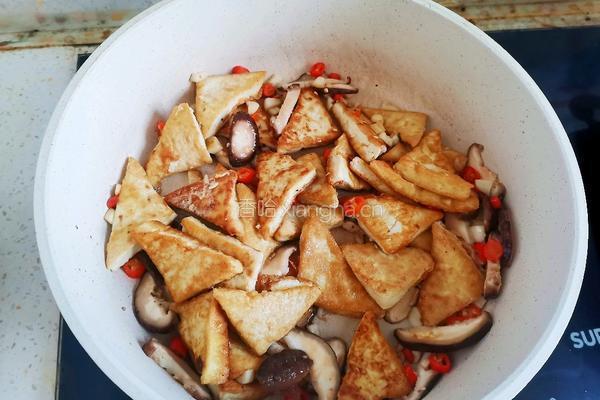 香菇炒豆腐的做法图解8